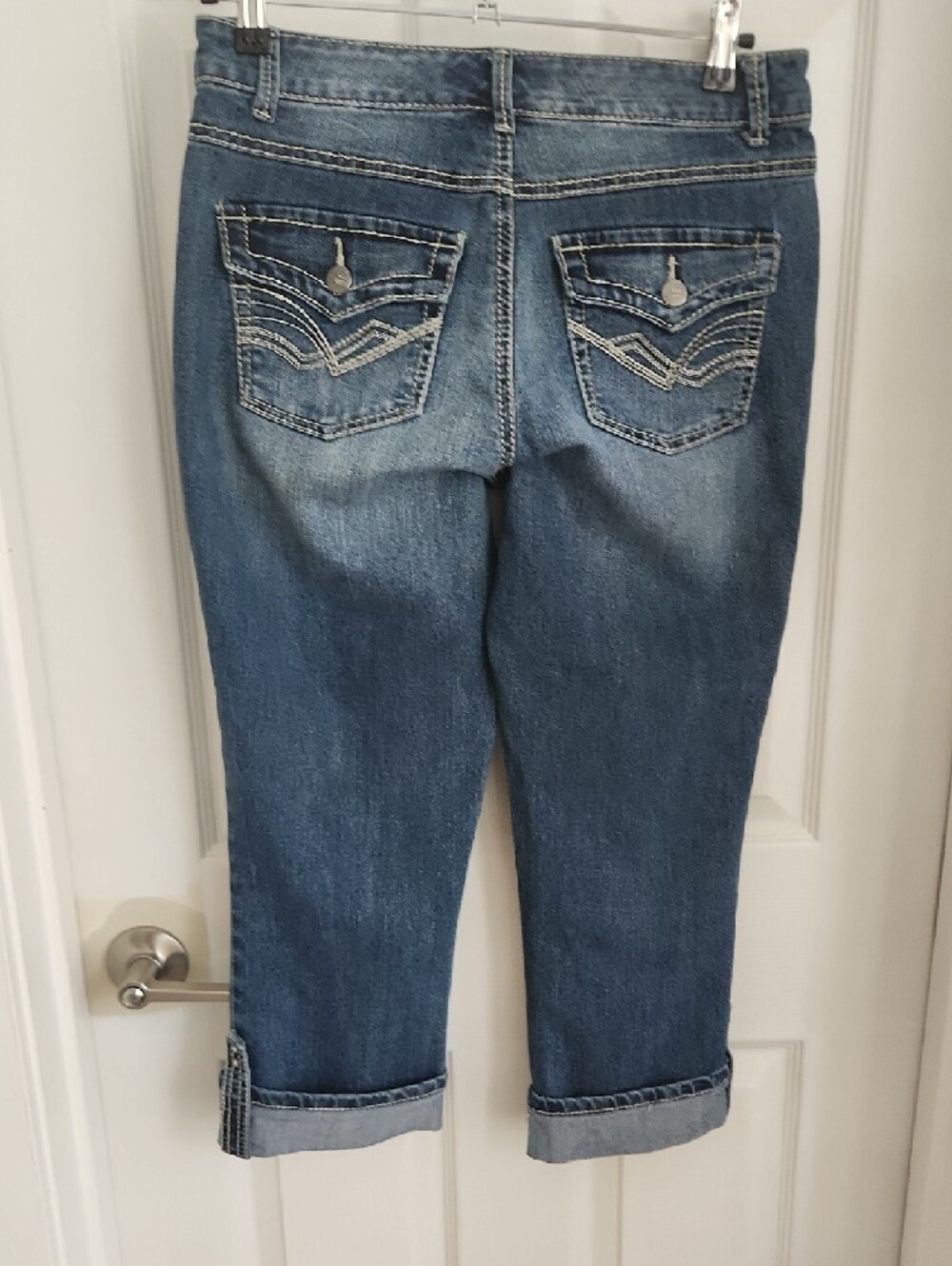 Nine West Medium Wash Cropped Straight Jeans - Picture 4 of 5